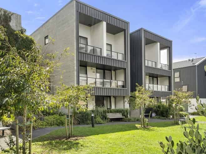 2/24 Tahuhu Road, Mount Wellington