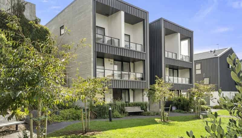 2/24 Tahuhu Road, Mount Wellington