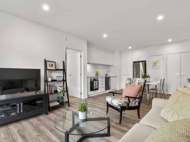 2/24 Tahuhu Road, Mount Wellington