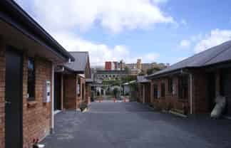 6h Jones Crescent, Melville