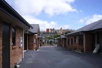 6h Jones Crescent, Melville