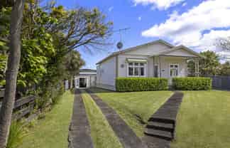22 Wallis street, Raglan