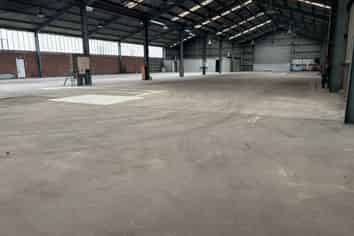 Sole Agency: Huge Yard + Cheap warehouse