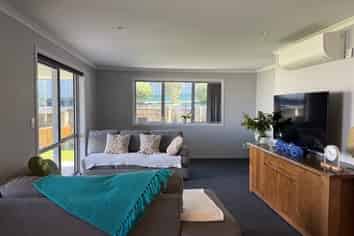 163 Ballintoy Park Drive, Welcome Bay