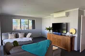 163 Ballintoy Park Drive, Welcome Bay