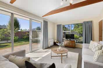 2/99 St Martins Road, Saint Martins