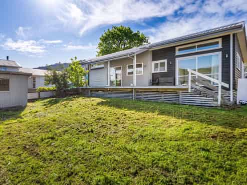 261 Waikawa Road, Waikawa