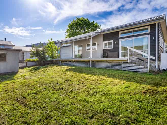 261 Waikawa Road, Waikawa