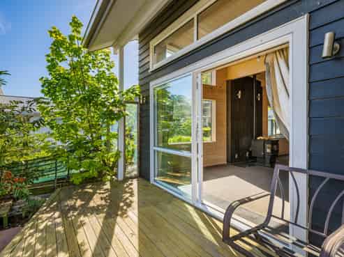 261 Waikawa Road, Waikawa