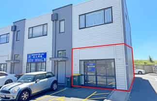 GROUND FLOOR INDUSTRIAL UNIT FOR LEASE

