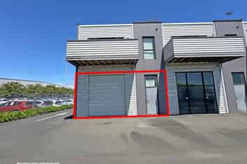 GROUND FLOOR INDUSTRIAL UNIT FOR LEASE
