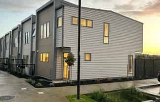 15 Green Bamboo Road, Hobsonville