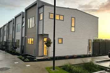 15 Green Bamboo Road, Hobsonville