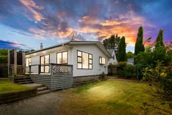 2/13 McManaway Grove, Stokes Valley