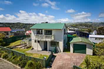 33 Clipper Street, TITAHI BAY