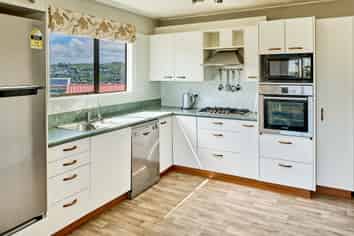 33 Clipper Street, TITAHI BAY