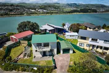 33 Clipper Street, TITAHI BAY