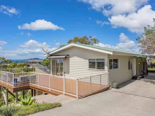 3 Dalmeny Close, Murrays Bay