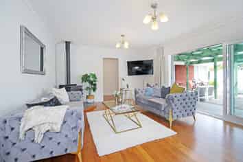 24 Pooley Street, Pakuranga Heights