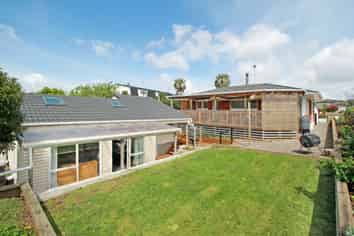 24 Pooley Street, Pakuranga Heights