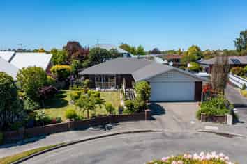 9 Falcon Drive, Allenton