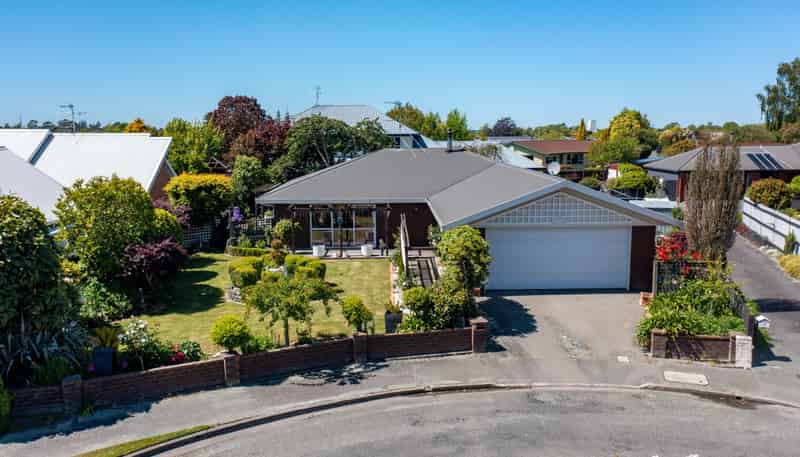 9 Falcon Drive, Allenton