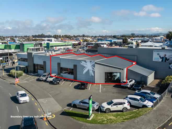 Corner profile A-Grade office with parking