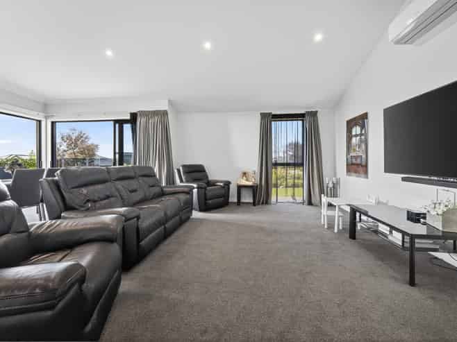 18 Sabine Drive, Richmond