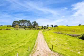 523/593 Warea Road, Warea