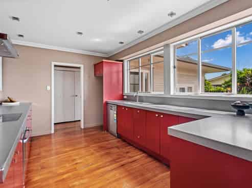 77 Mill Road, Kensington