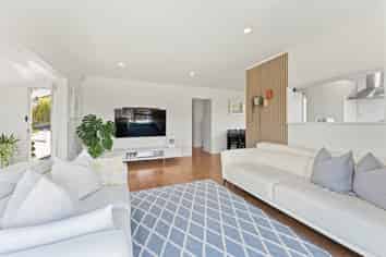 2/84 Totaravale Drive, Totara Vale