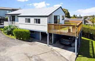 2/84 Totara Vale Drive, Totara Vale