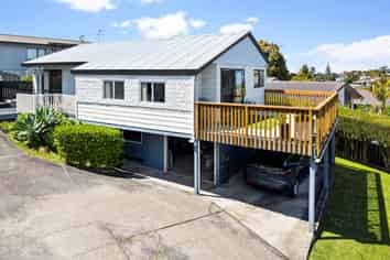 2/84 Totaravale Drive, Totara Vale