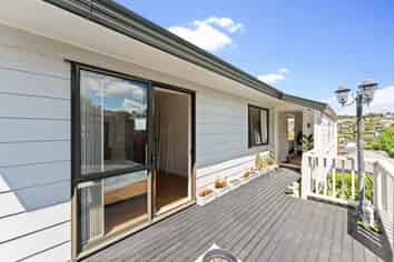 2/84 Totaravale Drive, Totara Vale