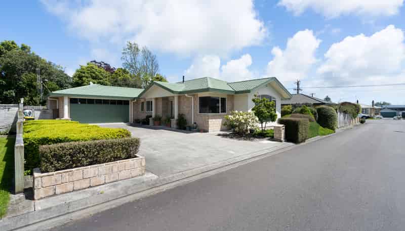 4 Campbell Grove, LEVIN