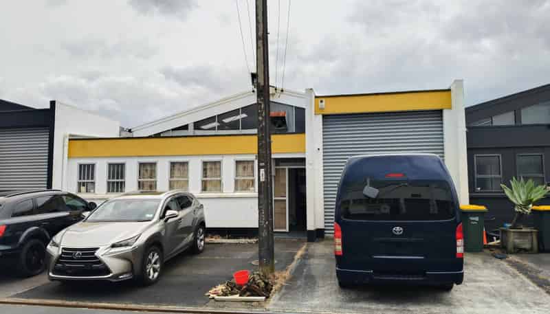 Unit 3/42 Henderson Valley Road, Henderson