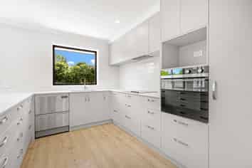 38 Ara Drive, Redwoodtown