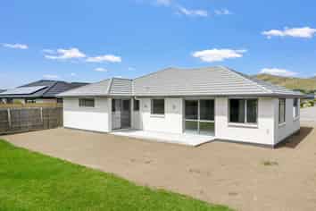 38 Ara Drive, Redwoodtown