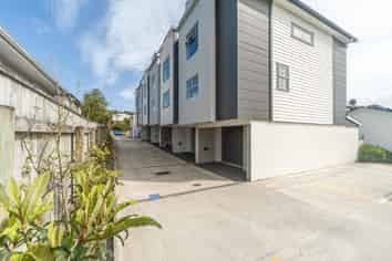 7/14 Rotoiti Street , Johnsonville