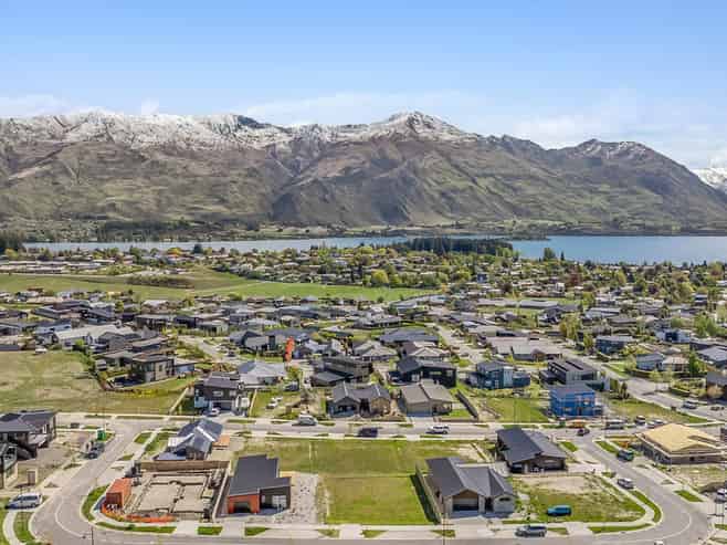 8 Whio Crescent, Wanaka