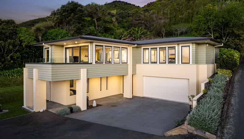 39b Kakariki Grove, Waikanae