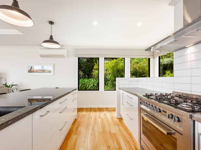 39b Kakariki Grove, Waikanae