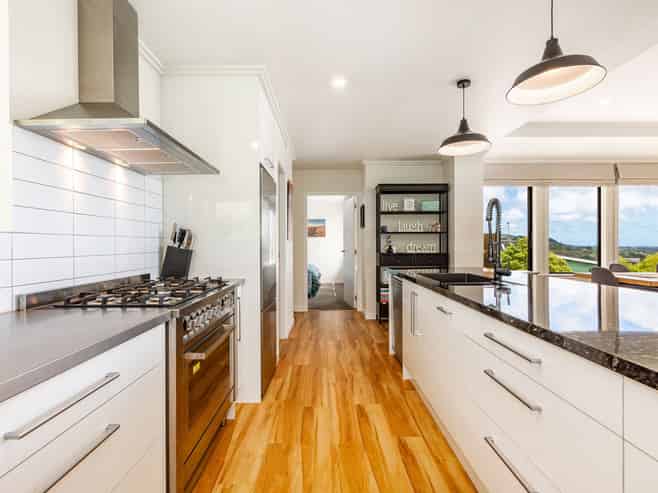 39b Kakariki Grove, Waikanae