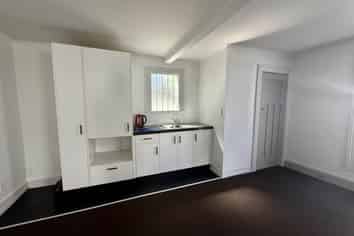 CHARACTER COTTAGE RETAIL IN PARNELL
