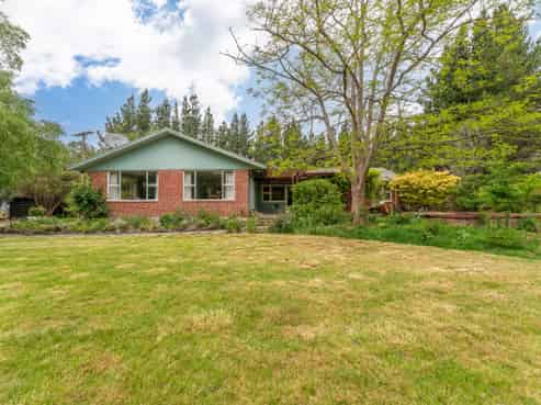 52 Levels Plain Road, Levels