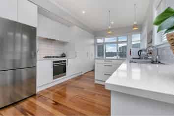 1 Cochrane Rd, Hobsonville