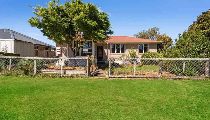 18 North Terrace, Darfield