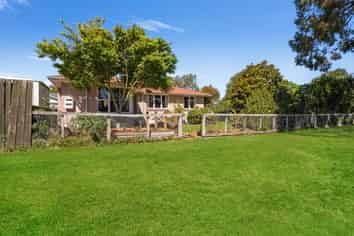 18 North Terrace, Darfield