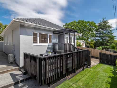 2/180 Lake Road, Northcote