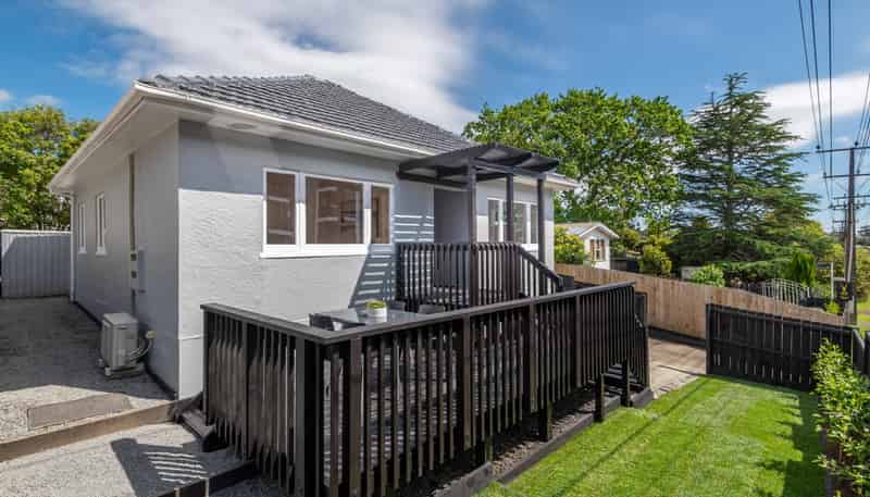 2/180 Lake Road, Northcote